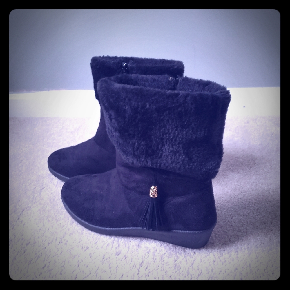 Boots size 9